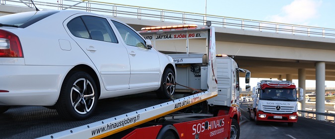 hinausautot ja kuljetettava auto